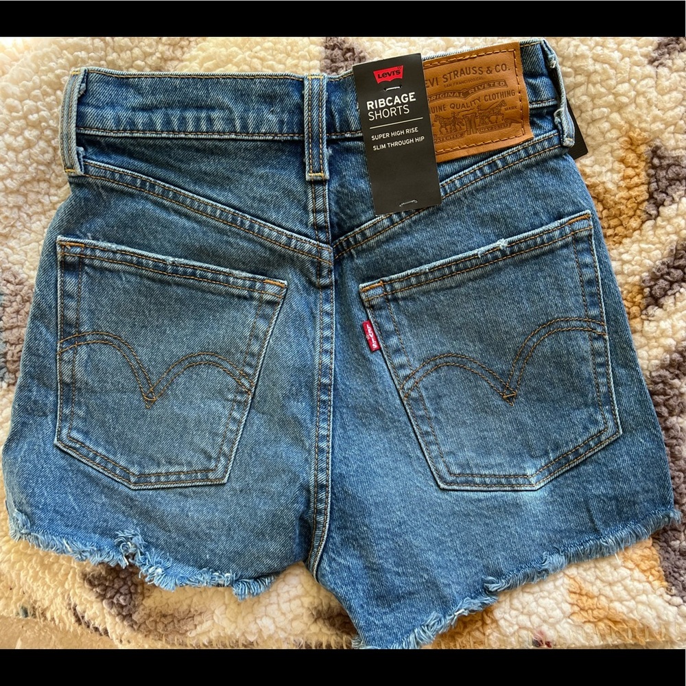 Levi’s ribcage shorts super high rise nwt